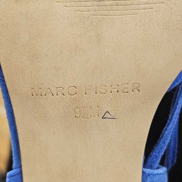 Marc Fisher blue suede kitten heels - Picture 4 of 6